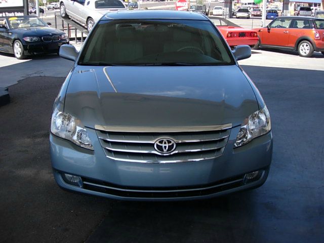 Toyota Avalon 2005 photo 1