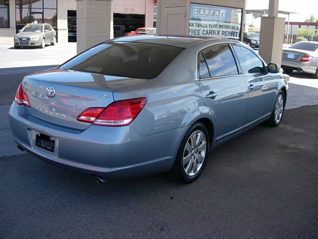 Toyota Avalon 2005 photo 13