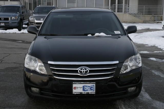 Toyota Avalon 2005 photo 1