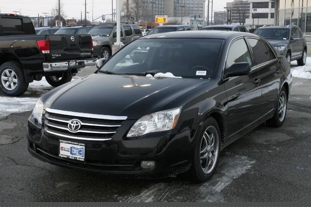 Toyota Avalon 2005 photo 2