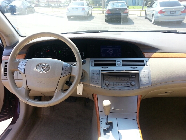 Toyota Avalon 2005 photo 1