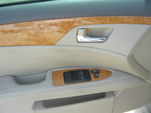 Toyota Avalon 2005 photo 1