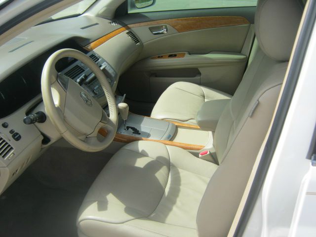 Toyota Avalon 2005 photo 2