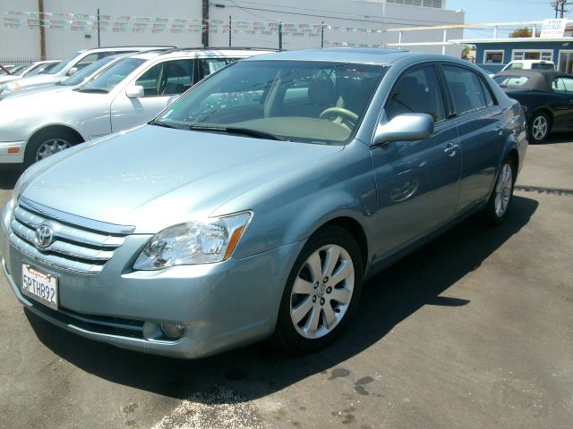 Toyota Avalon 2005 photo 3