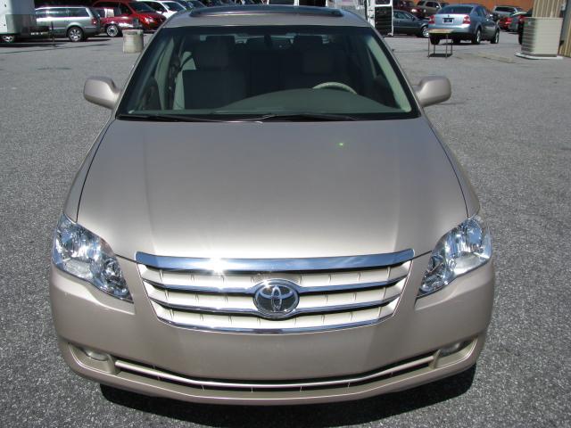 Toyota Avalon 2005 photo 1