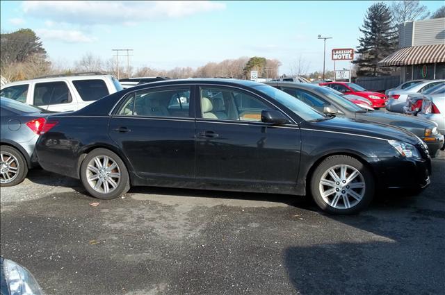 Toyota Avalon SLT 25 Sedan