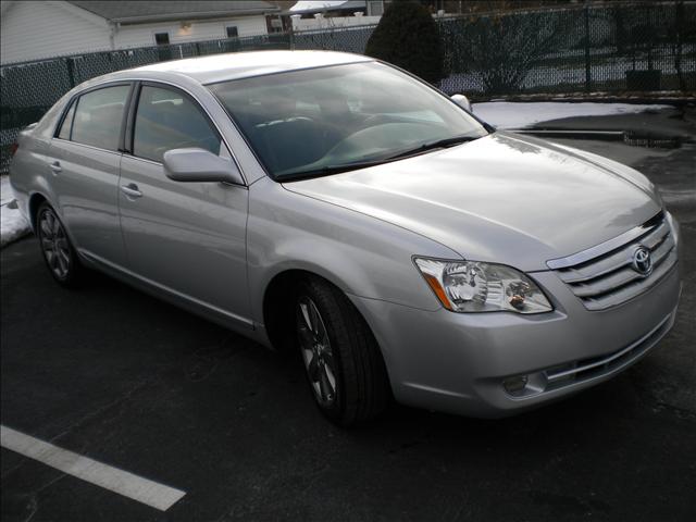 Toyota Avalon 2005 photo 2