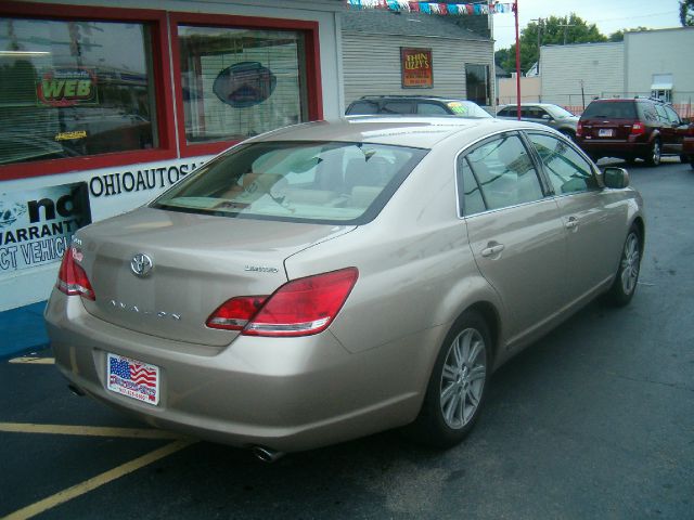 Toyota Avalon 2005 photo 1