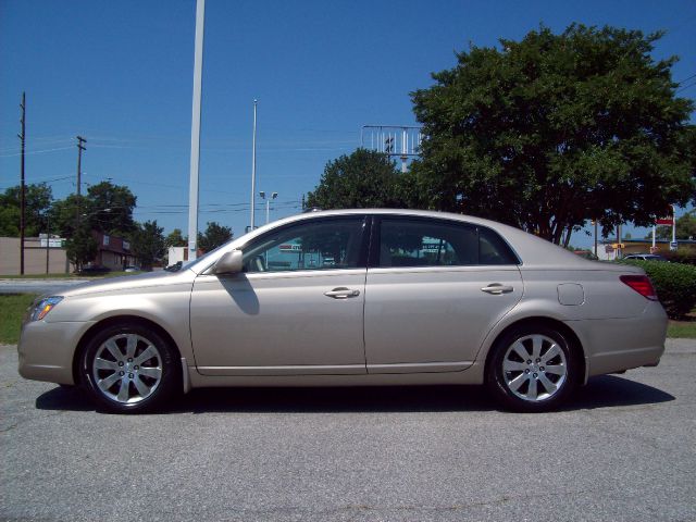 Toyota Avalon XLS Sedan