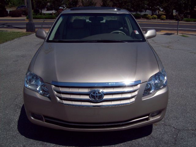 Toyota Avalon 2005 photo 2