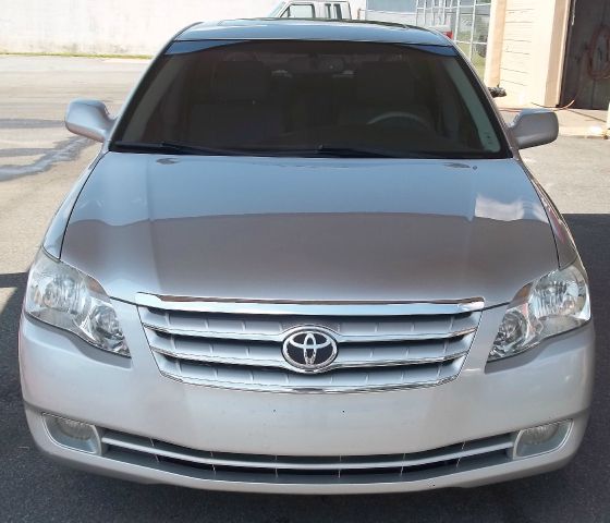 Toyota Avalon 2005 photo 1