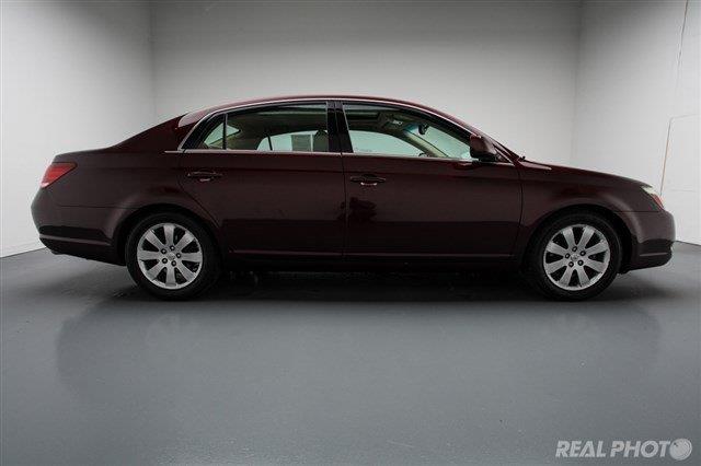 Toyota Avalon 2005 photo 1