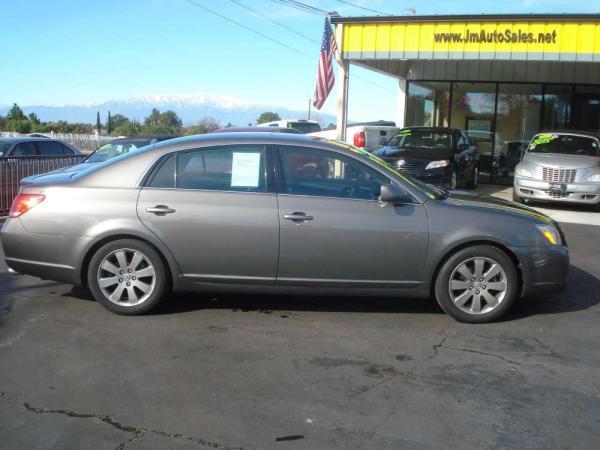 Toyota Avalon 2005 photo 1