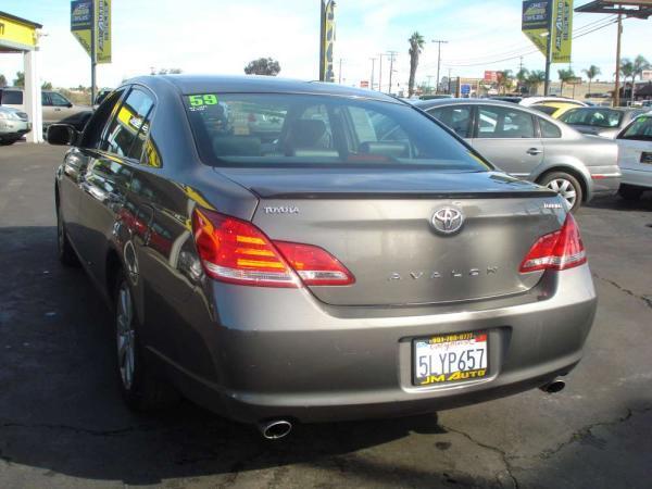 Toyota Avalon 2005 photo 2