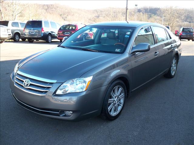 Toyota Avalon Adrenalin 2WD Sedan