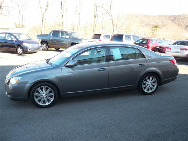 Toyota Avalon 2005 photo 1