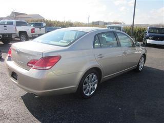 Toyota Avalon 2005 photo 2