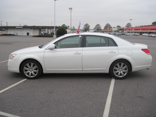 Toyota Avalon 2005 photo 2