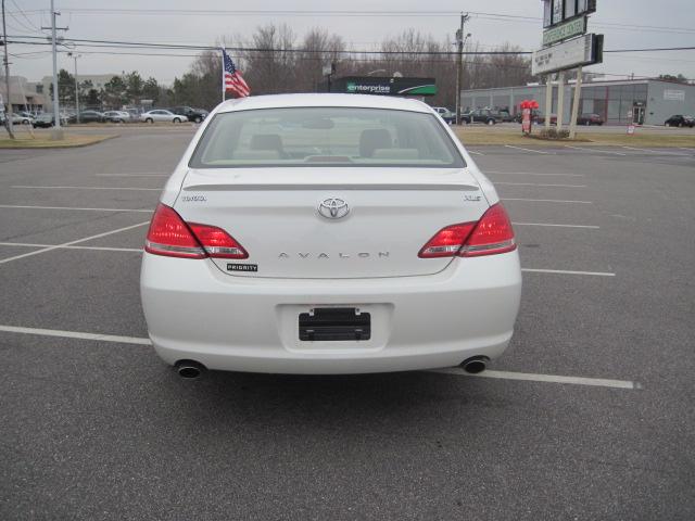 Toyota Avalon 2005 photo 3