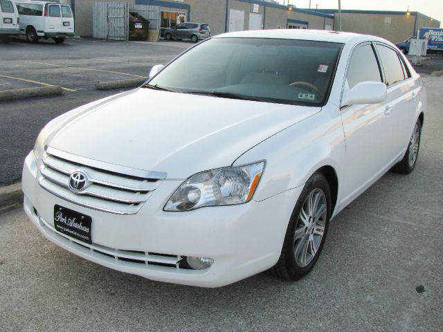 Toyota Avalon 2005 photo 1