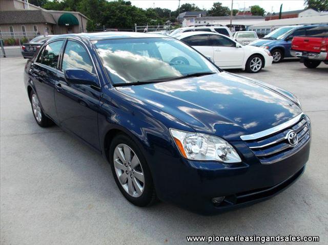 Toyota Avalon XLS Sedan