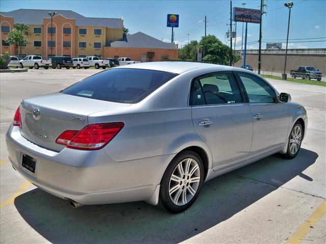 Toyota Avalon Sle25004x4 Sedan