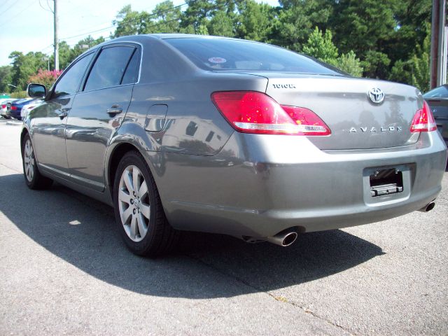 Toyota Avalon 2006 photo 2