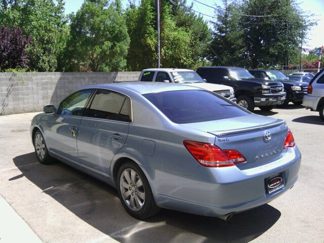 Toyota Avalon 2006 photo 1