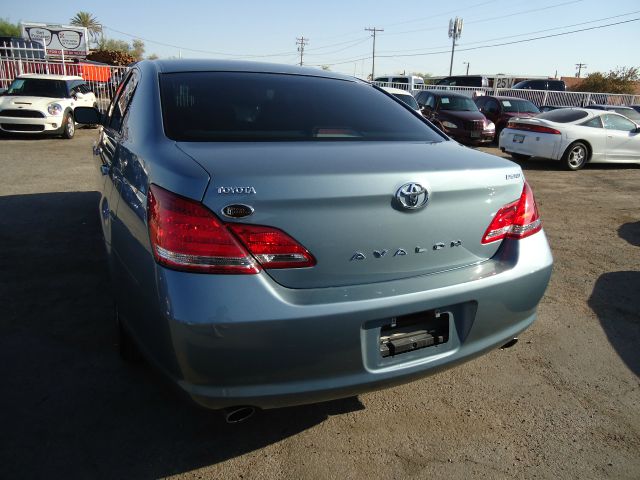 Toyota Avalon 2.5i Sport Sedan