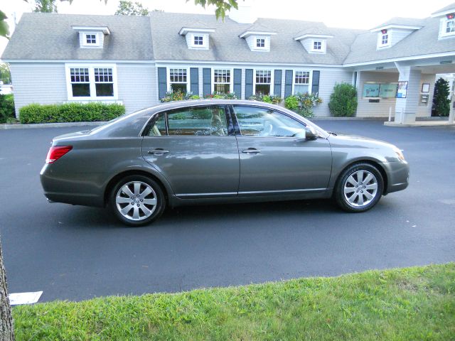 Toyota Avalon 2006 photo 2