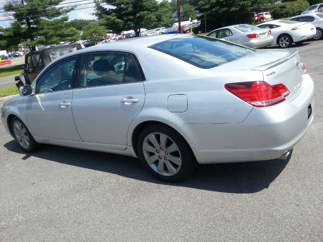 Toyota Avalon 2006 photo 1