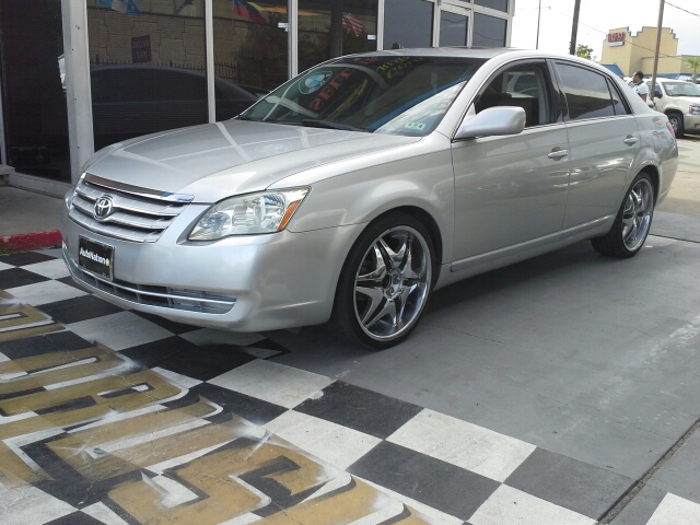 Toyota Avalon Sport 4WD Sedan