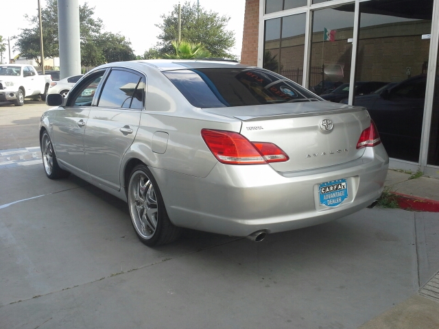 Toyota Avalon 2006 photo 2