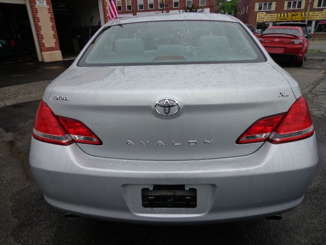 Toyota Avalon 2006 photo 2