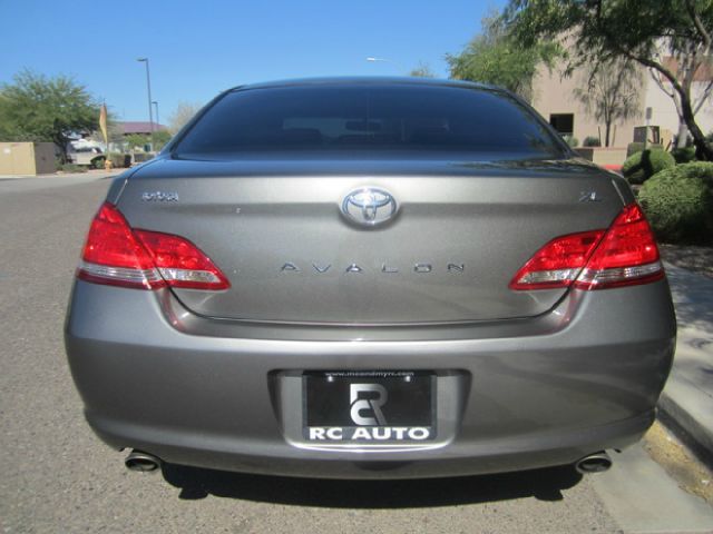 Toyota Avalon 2006 photo 2