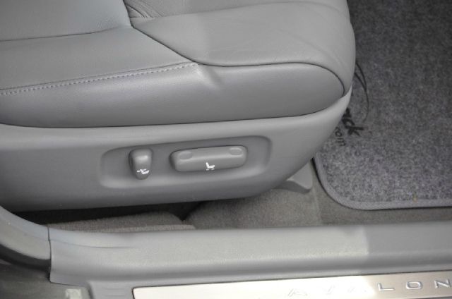 Toyota Avalon 2006 photo 23