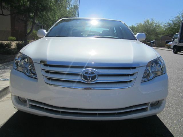 Toyota Avalon 2006 photo 2