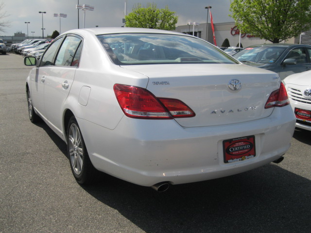 Toyota Avalon 2007 photo 2