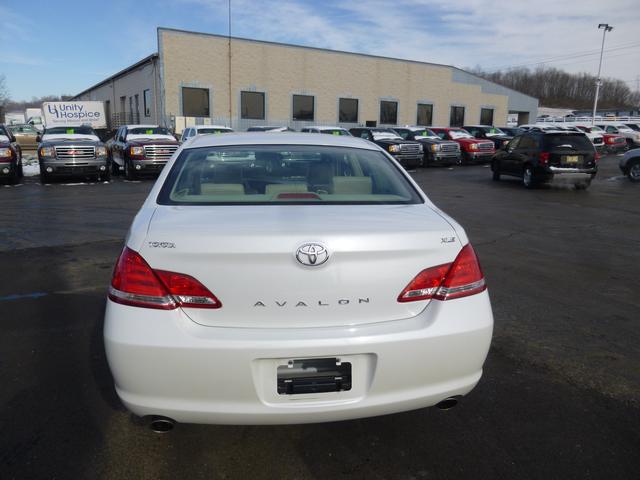 Toyota Avalon 2007 photo 2