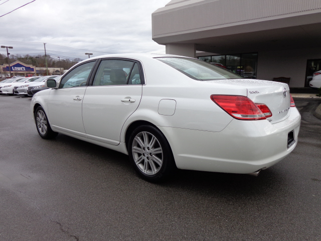 Toyota Avalon 2007 photo 2