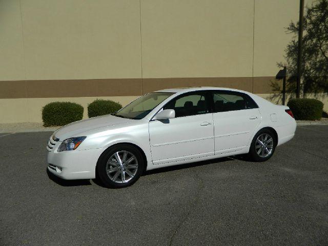 Toyota Avalon SLT 25 Sedan