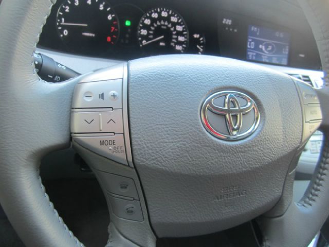 Toyota Avalon XLS Sedan