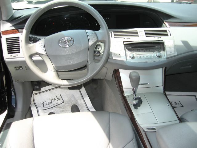 Toyota Avalon 2009 photo 2