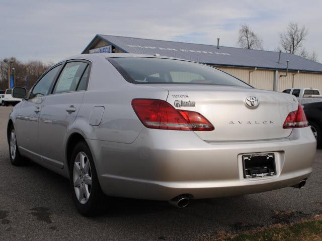 Toyota Avalon Sport 4WD Sedan