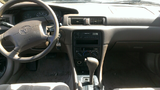 Toyota Camry 1997 photo 2