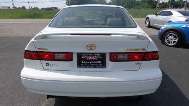 Toyota Camry Ext. Cab 6.5-ft. Bed 4WD Sedan