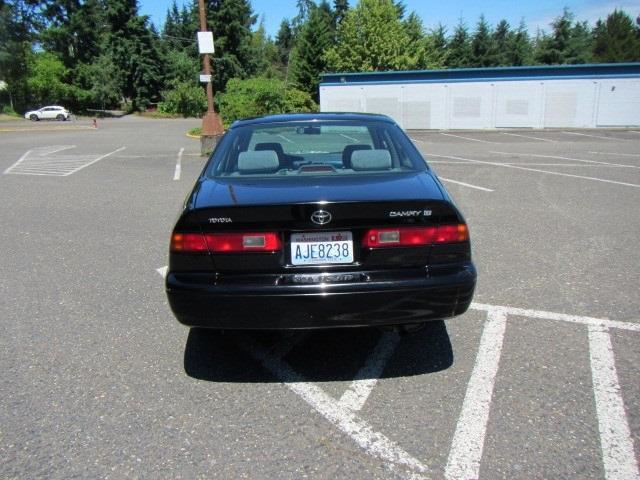 Toyota Camry SEL Sport Utility 4D Sedan