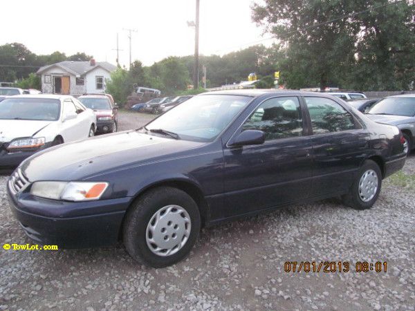 Toyota Camry SEL Sport Utility 4D Sedan