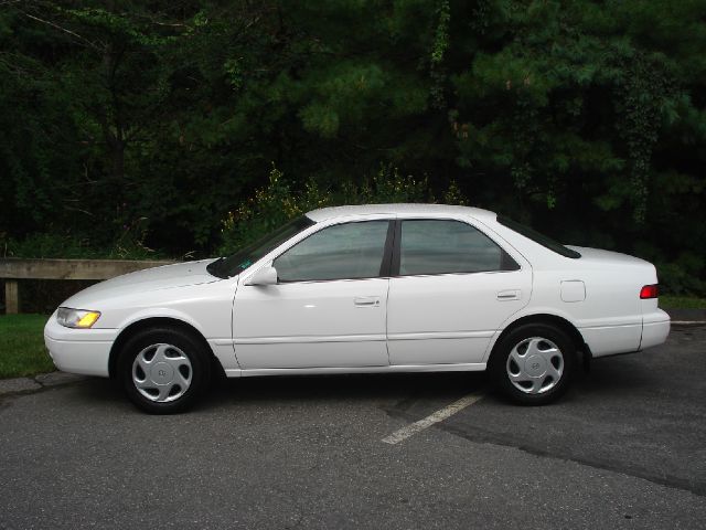 Toyota Camry 1997 photo 1