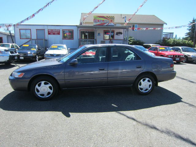 Toyota Camry Enthusiast 2D Roadster Sedan